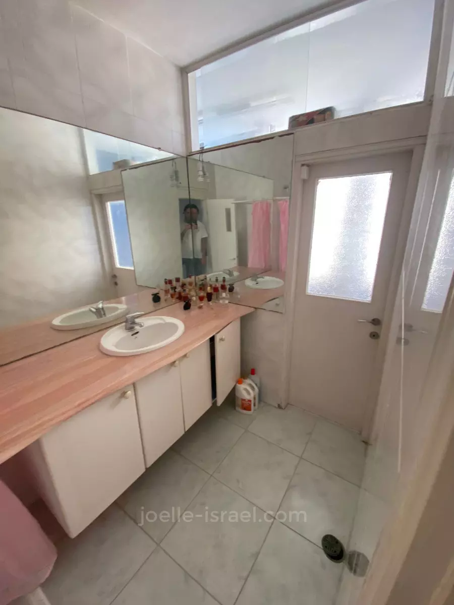 Apartment 3 Rooms Netanya Kikar 316-IBL-1711