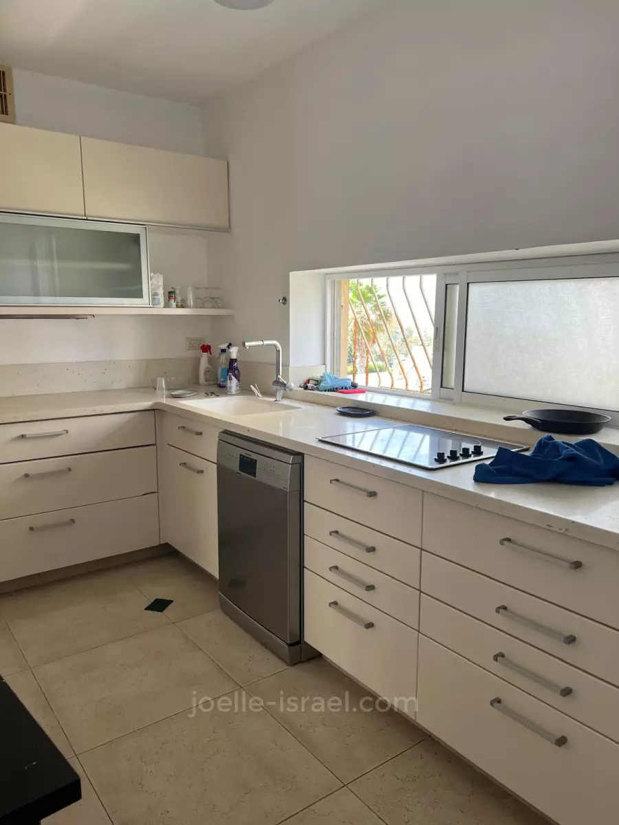 Apartment 4 Rooms Netanya City center 316-IBL-1720