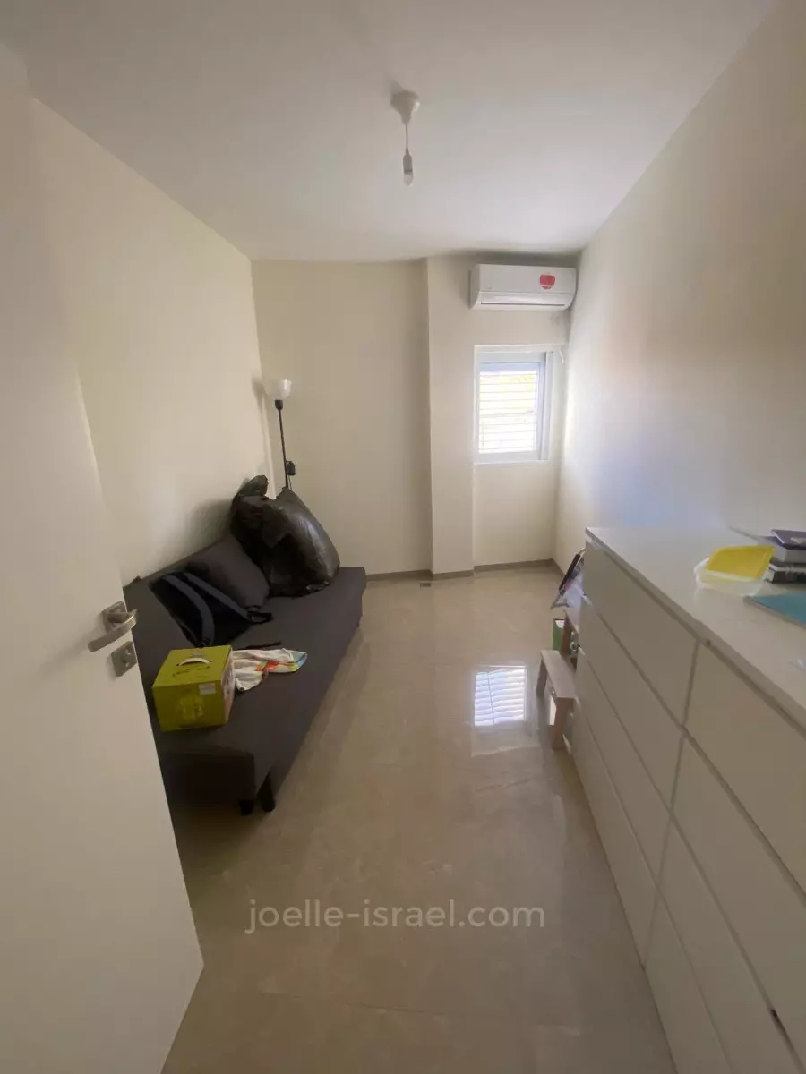 Apartment 4 Rooms Netanya Kikar 316-IBL-1729