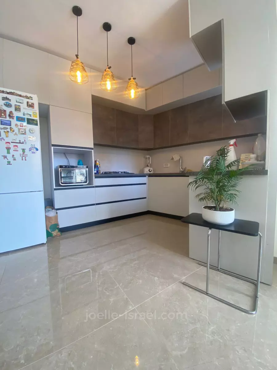 Apartment 4 Rooms Netanya Kikar 316-IBL-1729