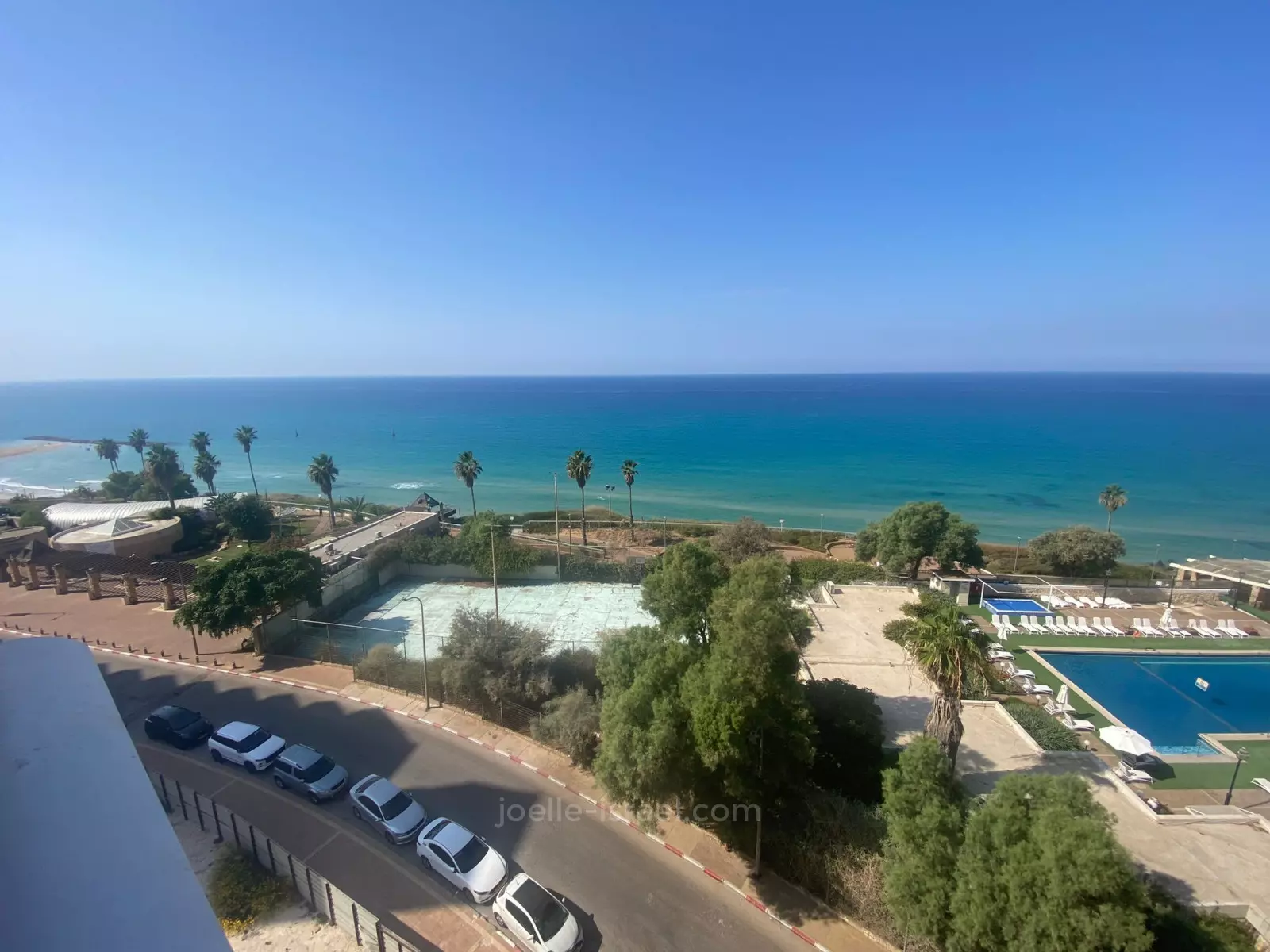 Apartment 4 rooms Netanya Kikar 316-IBL-1746