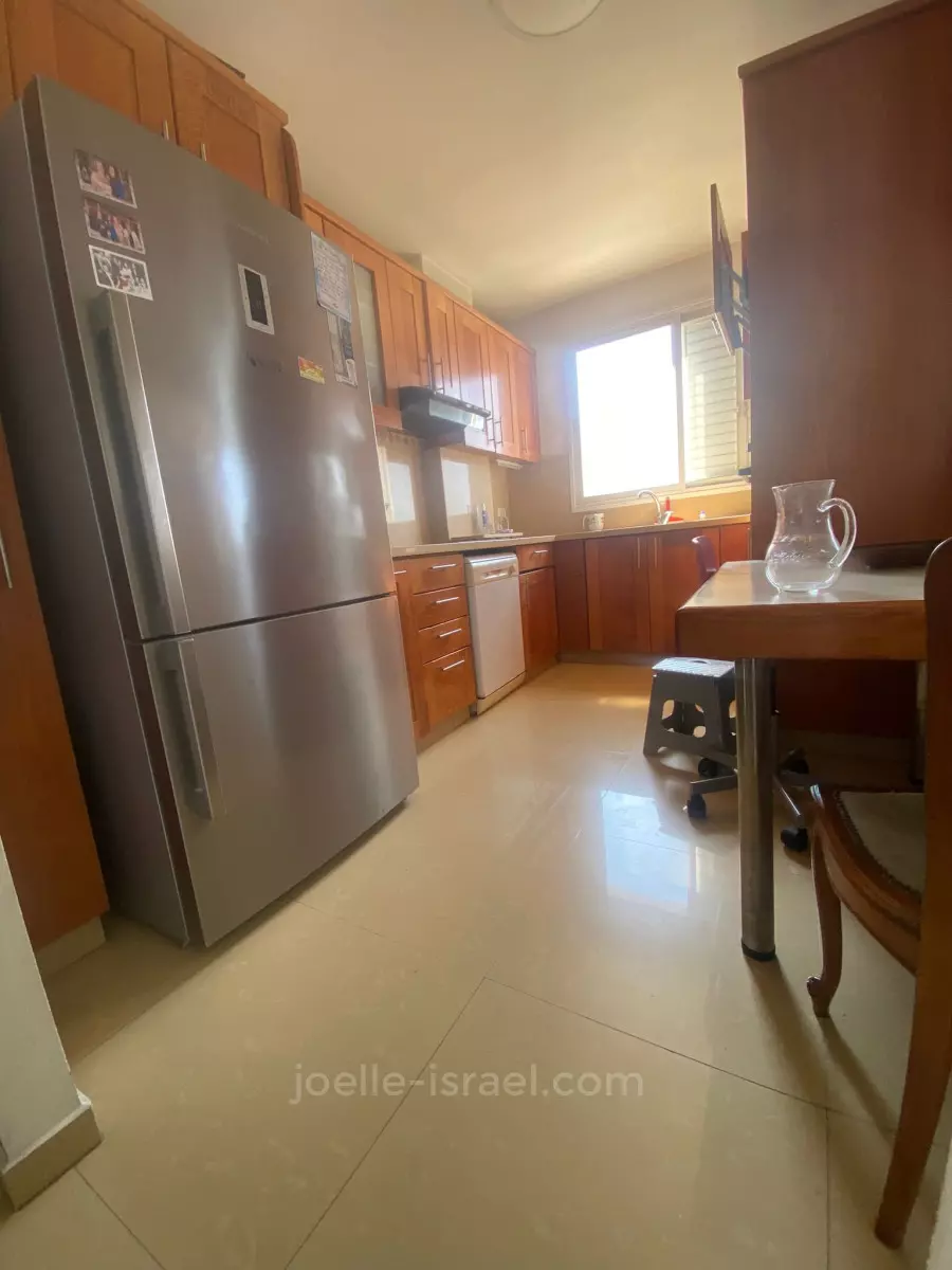 Apartment 4 rooms Netanya Kikar 316-IBL-1746