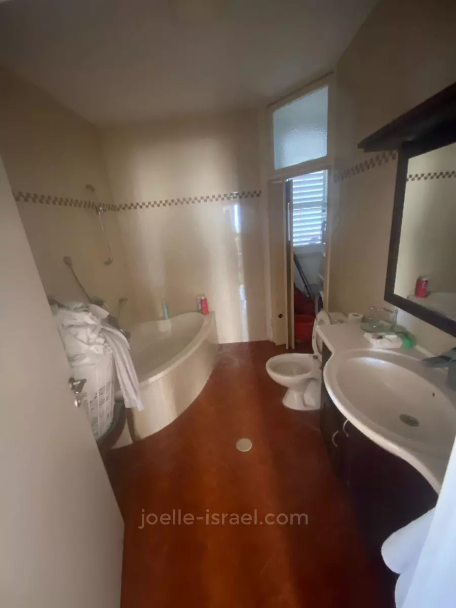 Apartment 4 rooms Netanya Kikar 316-IBL-1746