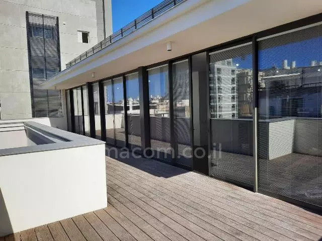 Penthouse 6 rooms Tel Aviv First sea line 342-IBL-6305