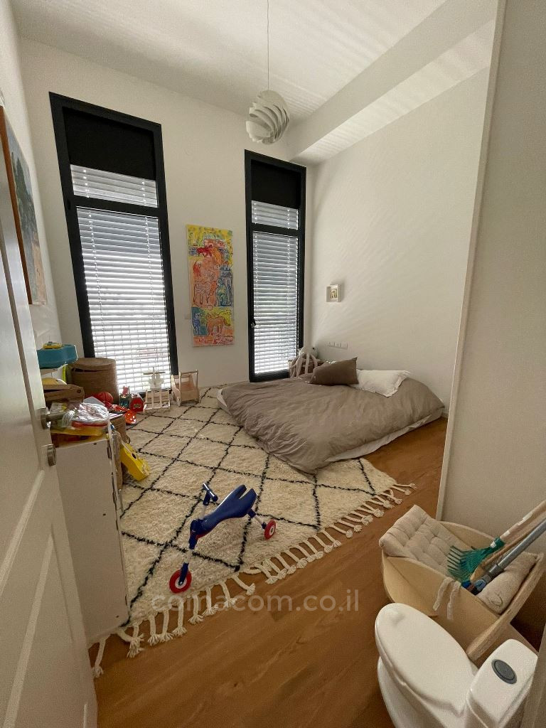 Apartment 4.5 Rooms Tel Aviv Neve Tsedek 342-IBL-6429