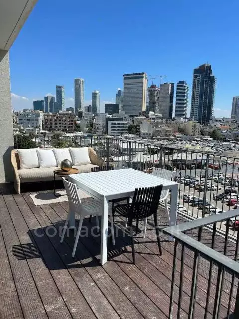 Mini-Penthouse 4 Rooms Tel Aviv Kerem Hatemanim 342-IBL-6526