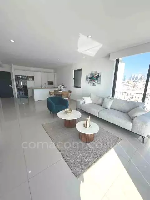 Mini-Penthouse 4 Rooms Tel Aviv Kerem Hatemanim 342-IBL-6526