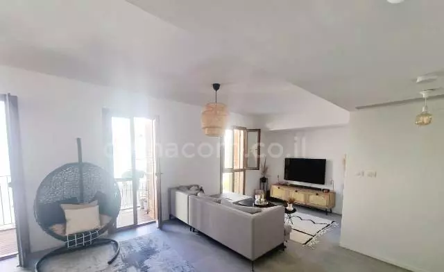 Apartment 3 Rooms Tel Aviv Kerem Hatemanim 342-IBL-6527