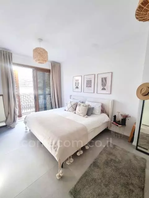 Apartment 3 Rooms Tel Aviv Kerem Hatemanim 342-IBL-6527