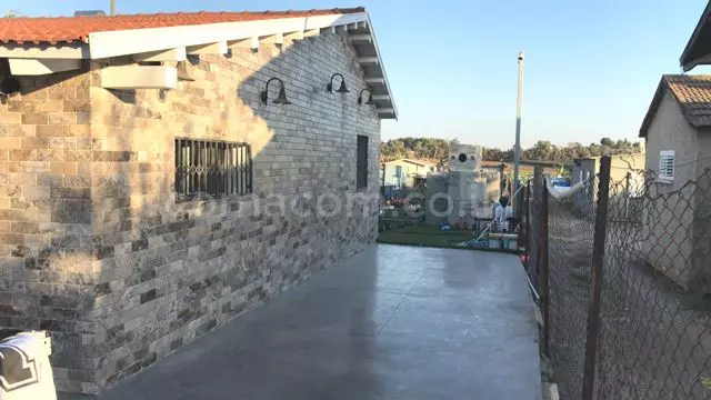 Villa 4 Rooms Gan Yavne Gan Yavne 342-IBL-6543