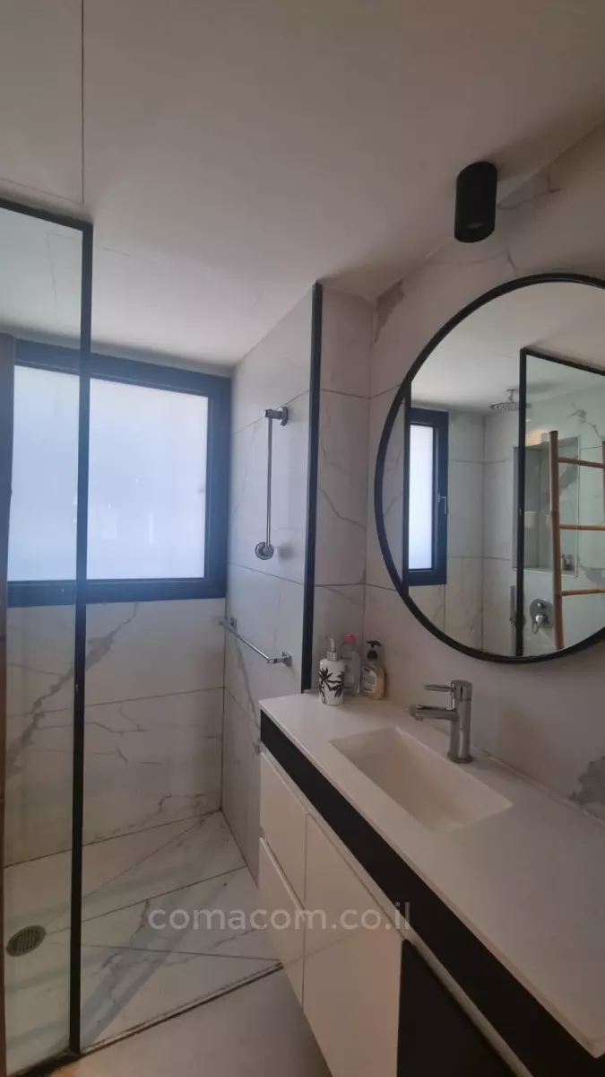 Apartment 3 Rooms Tel Aviv First sea line 342-IBL-6568