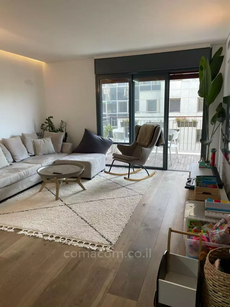 Apartment 3 Rooms Tel Aviv Lev Tel-Aviv 342-IBL-6572