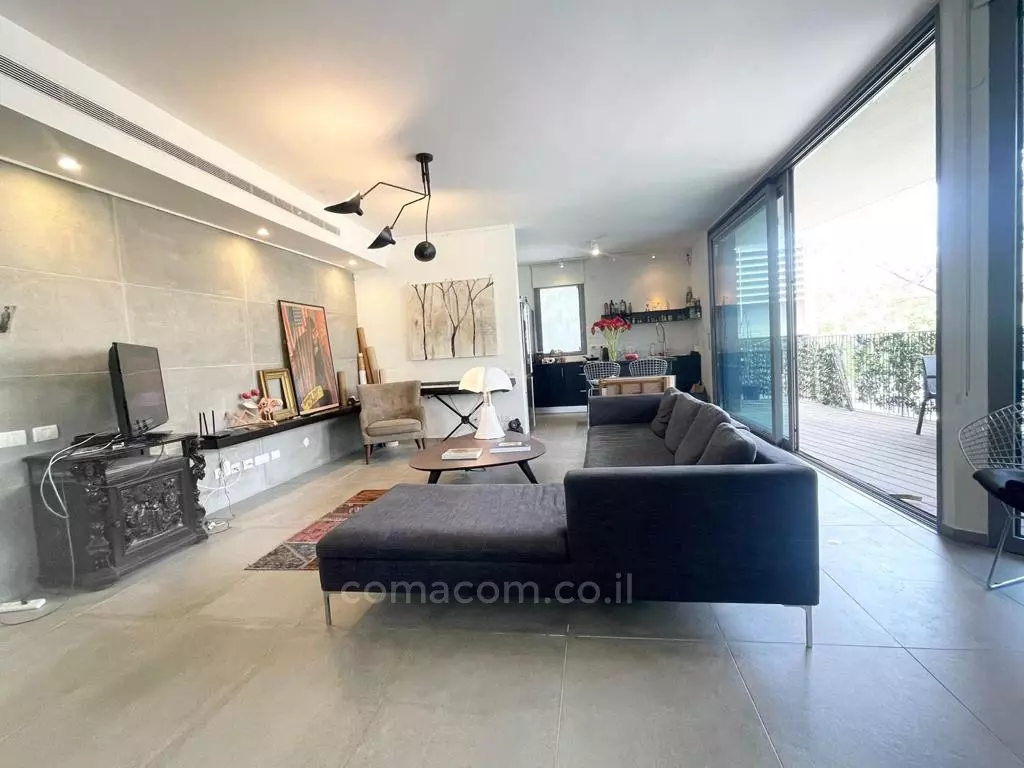 Apartment 3 Rooms Tel Aviv Lev Tel-Aviv 342-IBL-6590