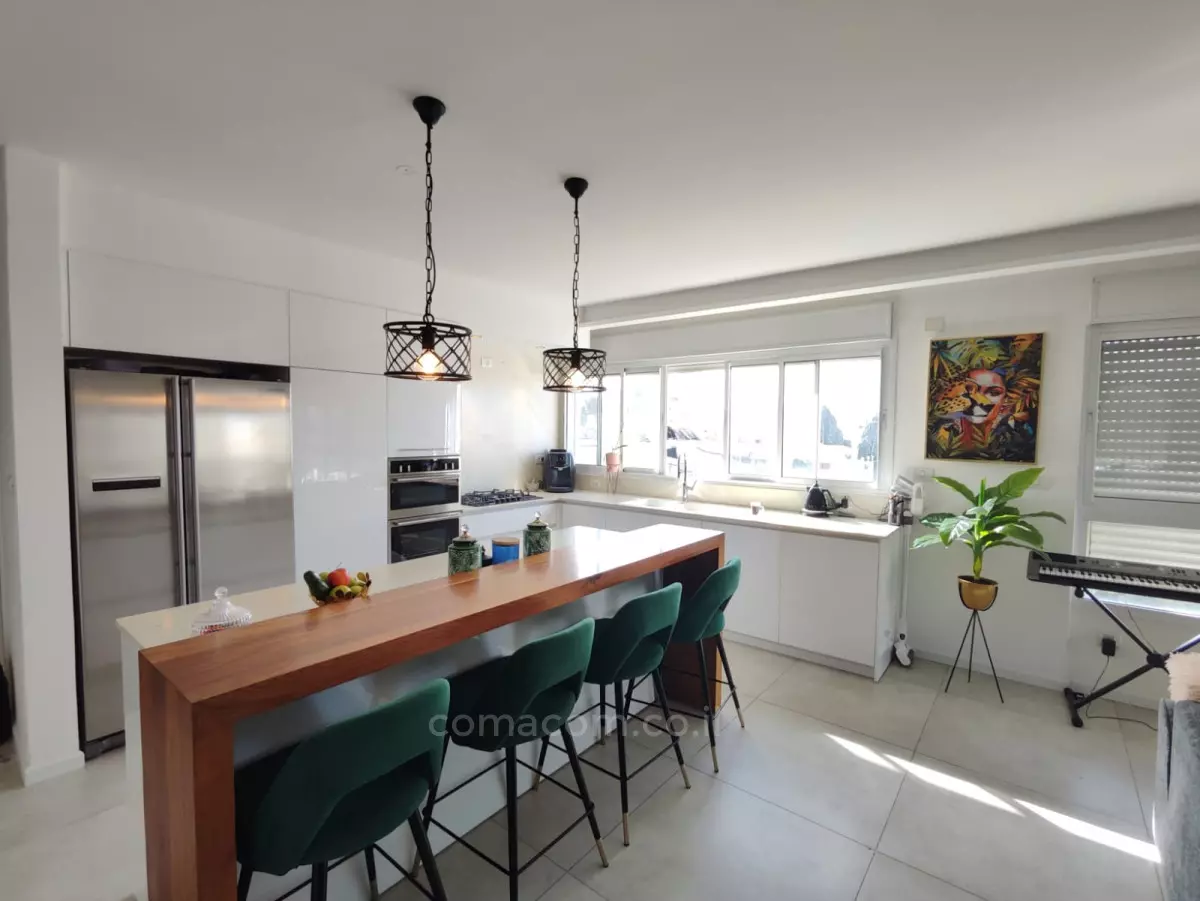 Apartment 5.5 Rooms Bat yam Bat yam 342-IBL-6594