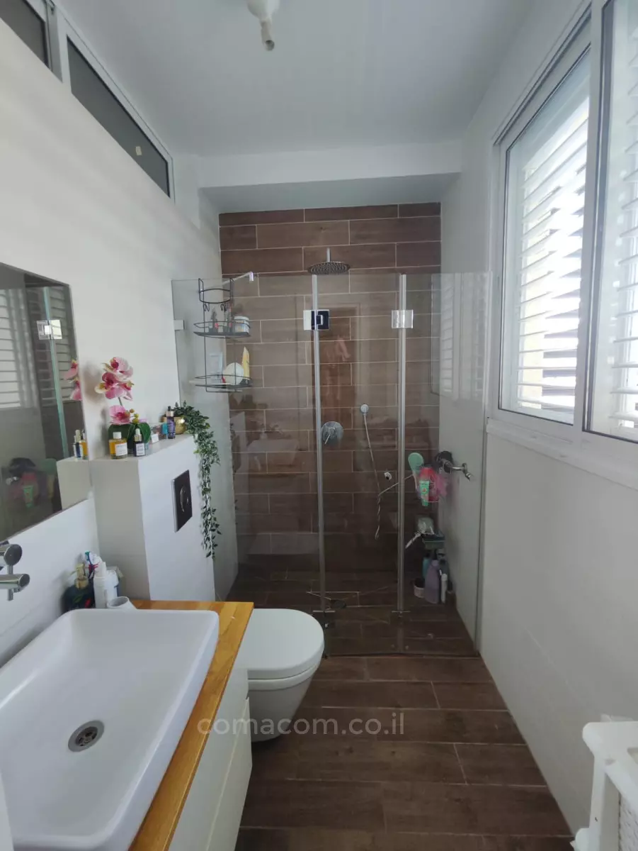 Apartment 5.5 Rooms Bat yam Bat yam 342-IBL-6594