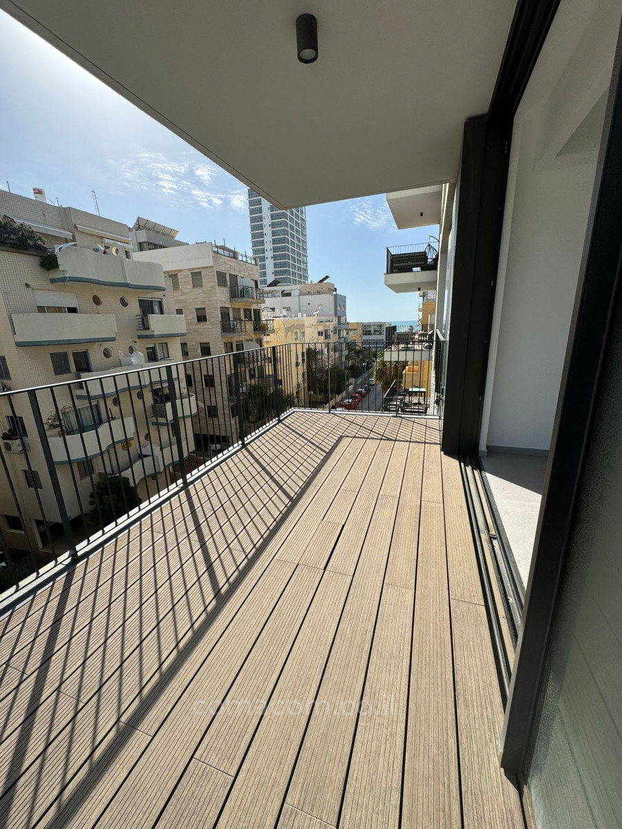 Apartment 4 Rooms Tel Aviv quarter of the sea 342-IBL-6595