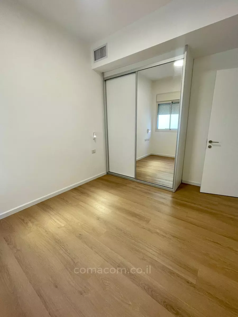 Apartment 3 Rooms Tel Aviv King Georges 342-IBL-6596