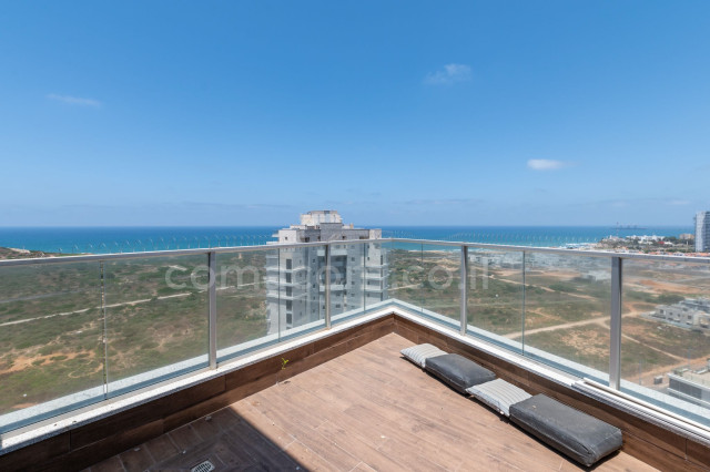 For sale Penthouse Hadera