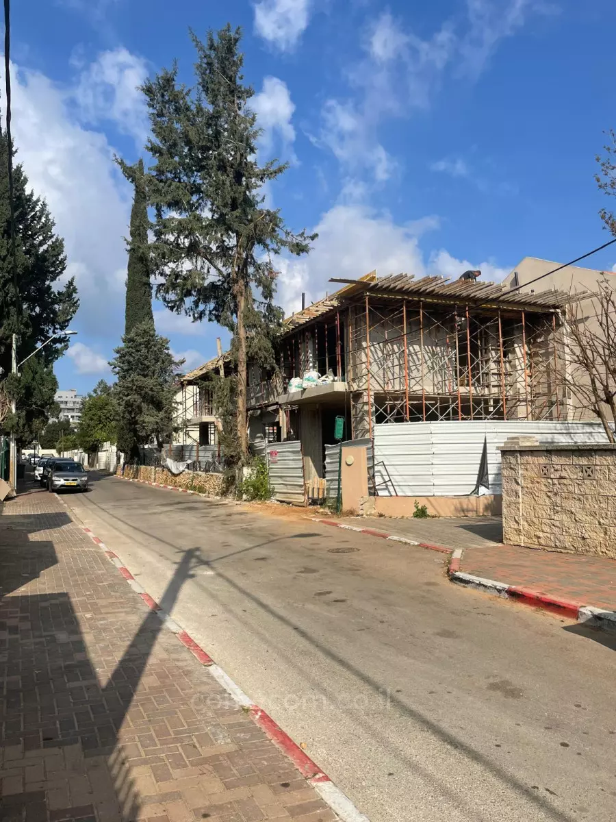 Cottage 6 Rooms Raanana Kiryat Veizman 342-IBL-6670