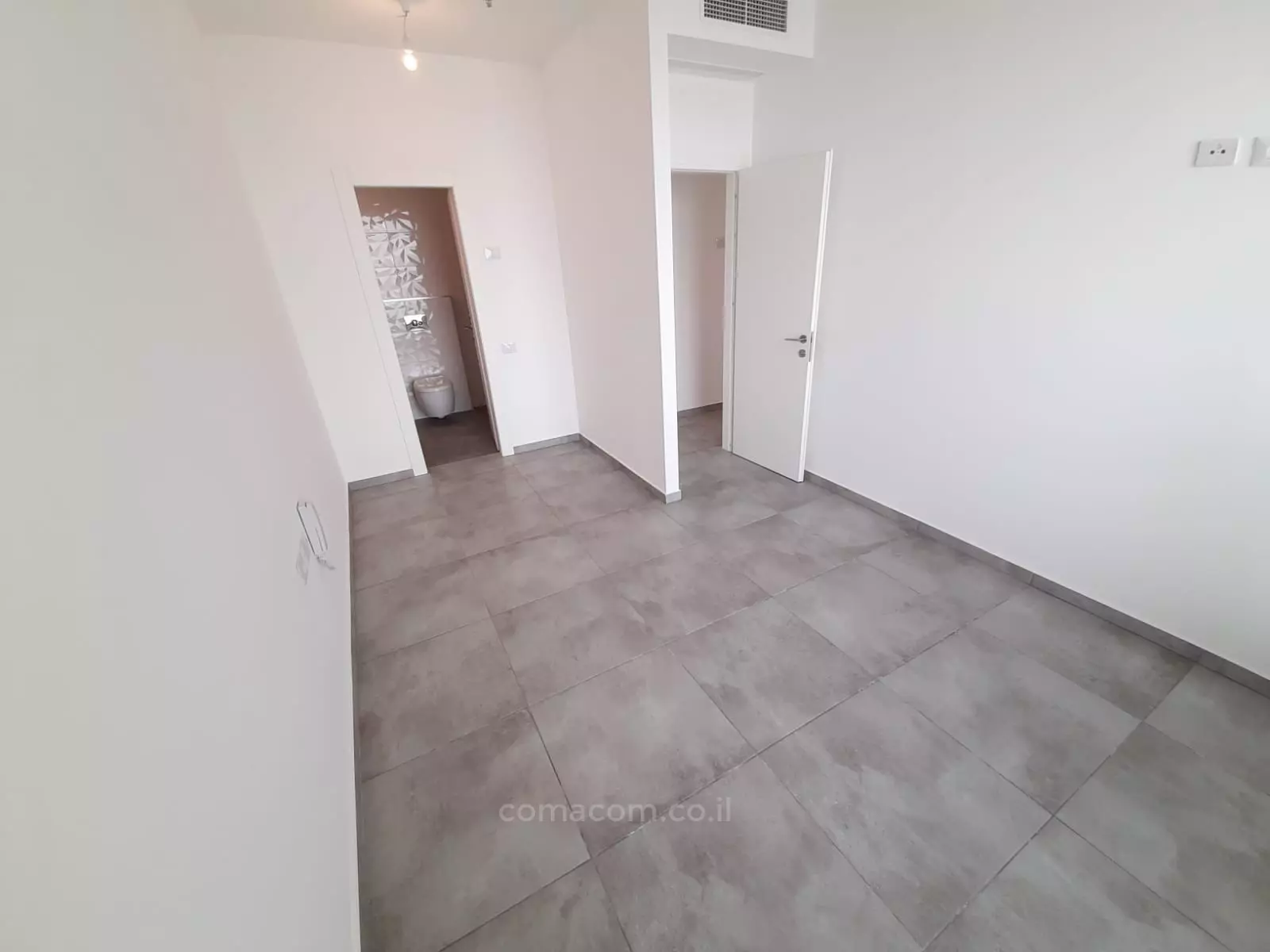 Apartment 5 Rooms Tel Aviv Sarona 342-IBL-6683