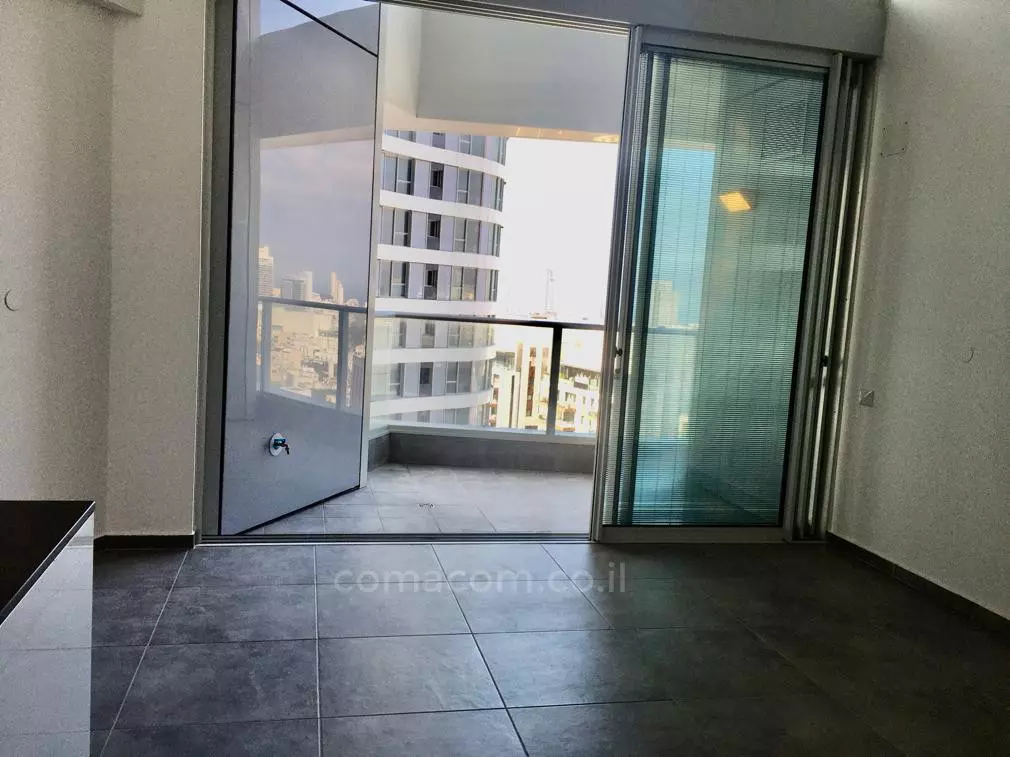 Duplex 4 Rooms Tel Aviv Sarona 342-IBL-6685