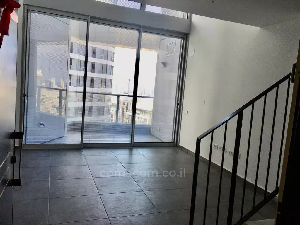 Duplex 4 Rooms Tel Aviv Sarona 342-IBL-6685