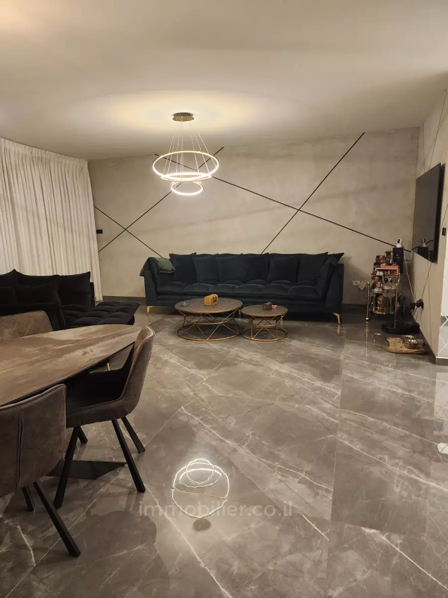 Apartment 4 Rooms Ashdod Tet vav 342-IBL-6688