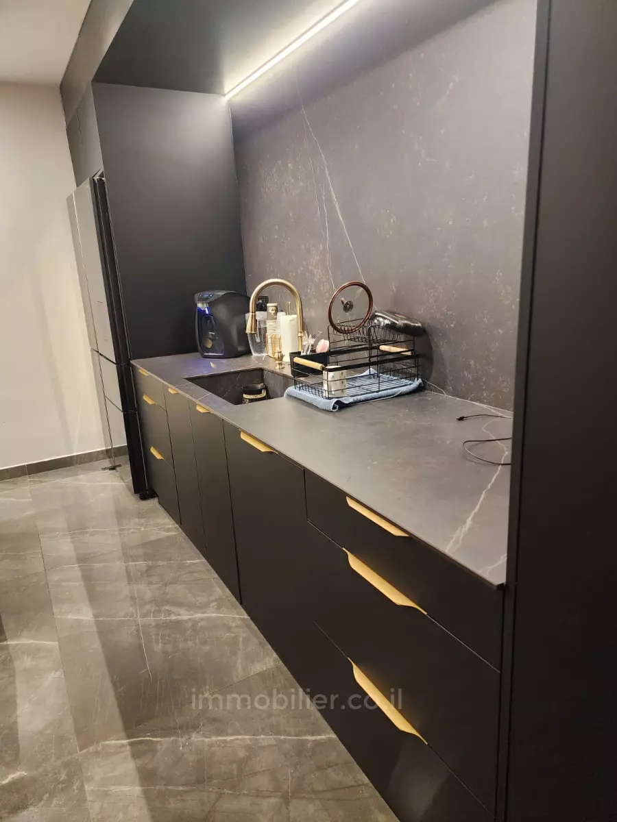 Apartment 4 Rooms Ashdod Tet vav 342-IBL-6688