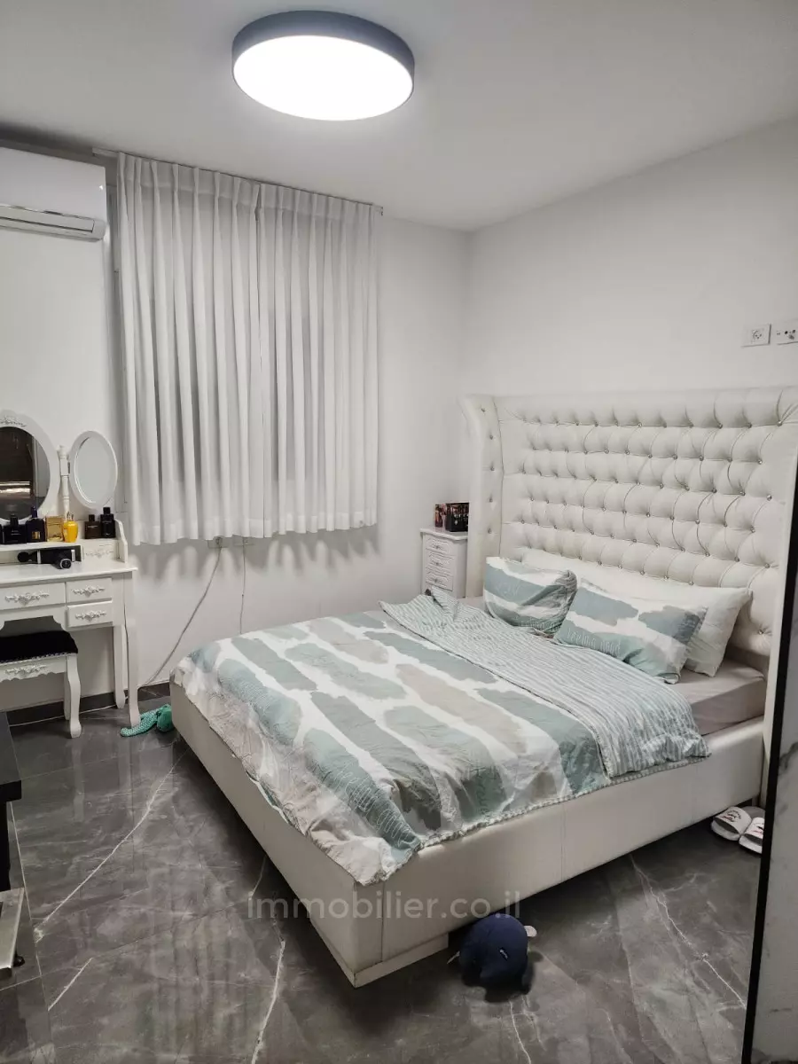 Apartment 4 Rooms Ashdod Tet vav 342-IBL-6688