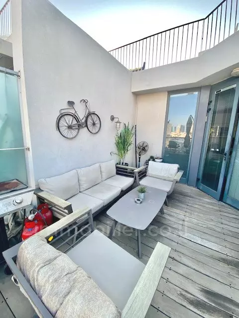 Duplex-Penthouse 3 Rooms Tel Aviv Ben-Yehuda 342-IBL-6692