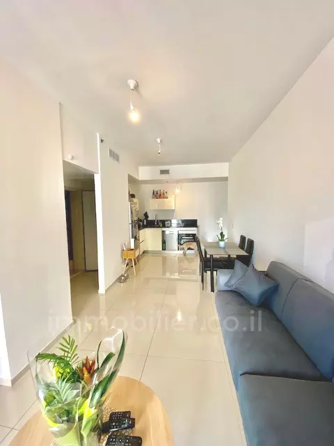 Apartment 3 Rooms Tel Aviv Montifiory 342-IBL-6695