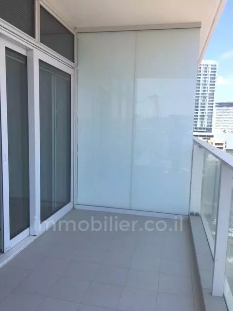 Apartment 3 Rooms Tel Aviv Montifiory 342-IBL-6695