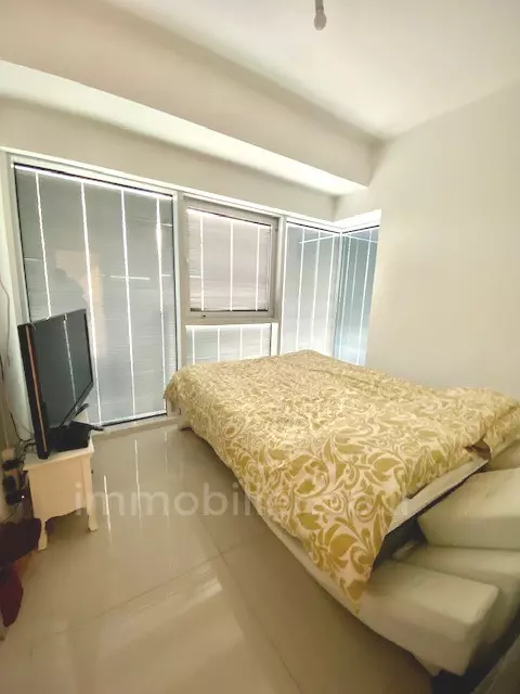 Apartment 3 Rooms Tel Aviv Montifiory 342-IBL-6695