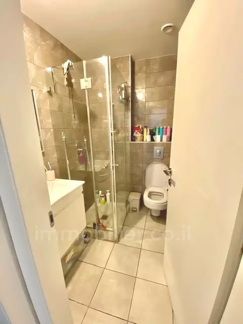 Apartment 3 Rooms Tel Aviv Montifiory 342-IBL-6695