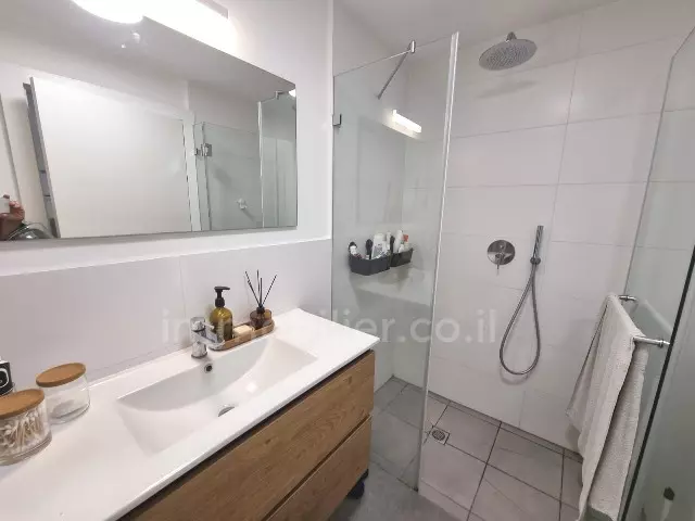 Apartment 3.5 Rooms Tel Aviv Lev Tel-Aviv 342-IBL-6696