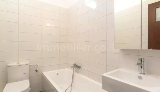 Apartment 4 Rooms Tel Aviv Florentine 342-IBL-6700