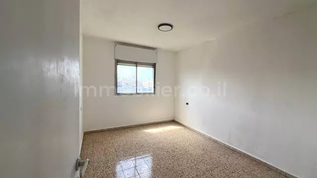 Apartment 3 Rooms Ashdod Vav 342-IBL-6701