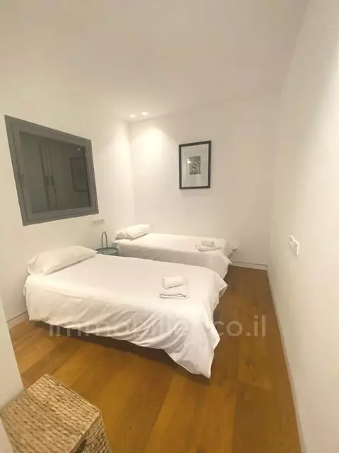 Duplex-Penthouse 3 Rooms Tel Aviv Ben-Yehuda 342-IBL-6704