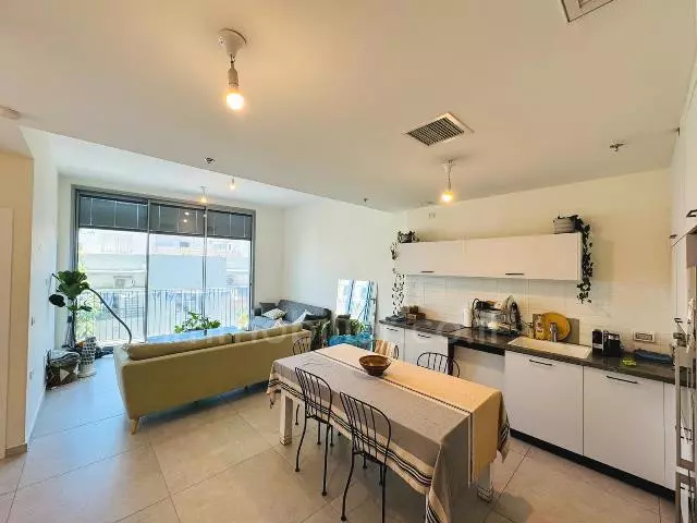 Apartment 4 Rooms Tel Aviv Nahalat binyamin 342-IBL-6709