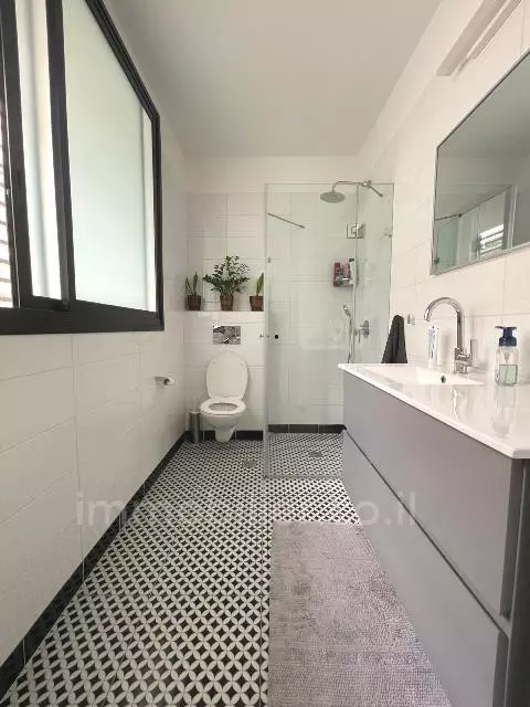 Apartment 3 Rooms Tel Aviv City center 342-IBL-6710