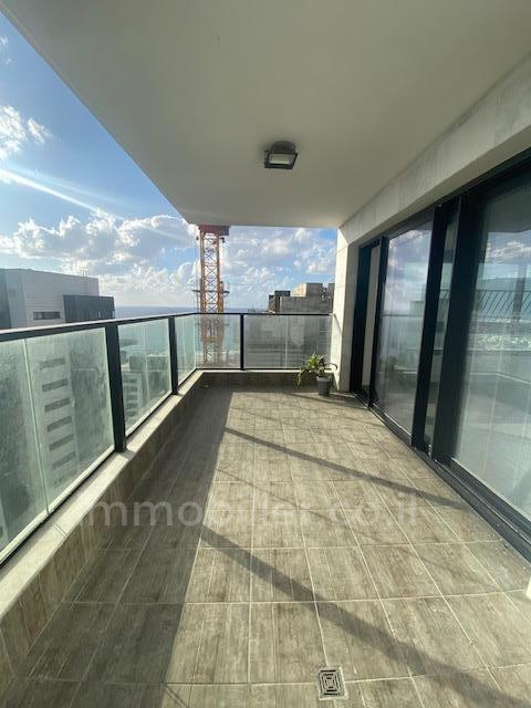 For sale Apartment Bat yam