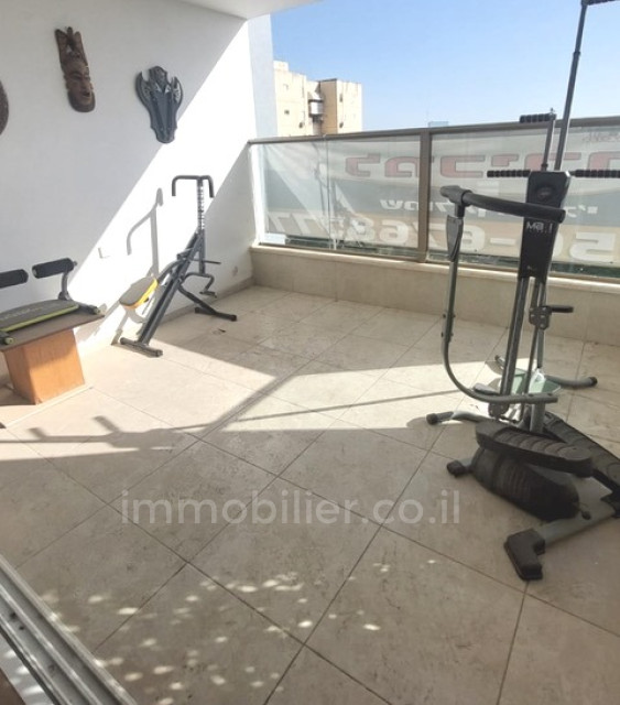 For sale Apartment Bat yam