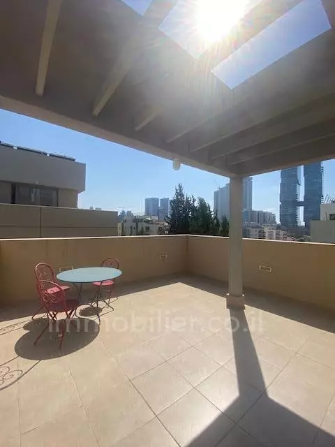 Duplex-Penthouse 3 Rooms Tel Aviv Montifiory 342-IBL-6715