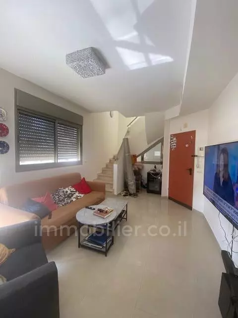 Duplex-Penthouse 3 Rooms Tel Aviv Montifiory 342-IBL-6715