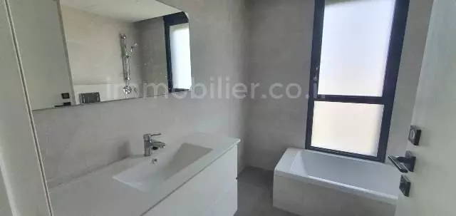 Duplex-Penthouse 5 rooms Tel Aviv City center 342-IBL-6728