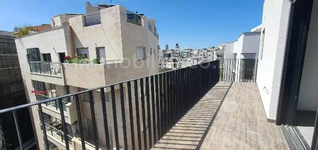 Duplex-Penthouse 5 rooms Tel Aviv City center 342-IBL-6728