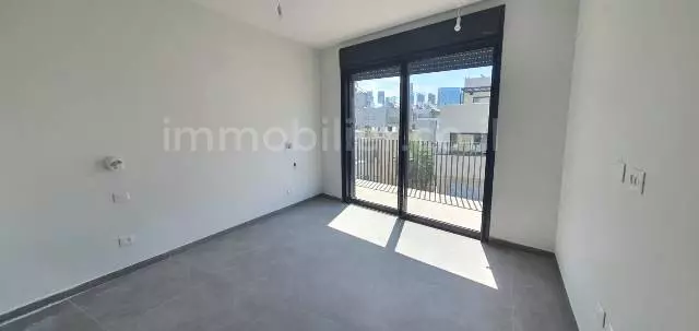 Duplex-Penthouse 5 rooms Tel Aviv City center 342-IBL-6728