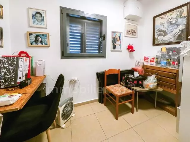 Apartment 3.5 rooms Tel Aviv City center 342-IBL-6730