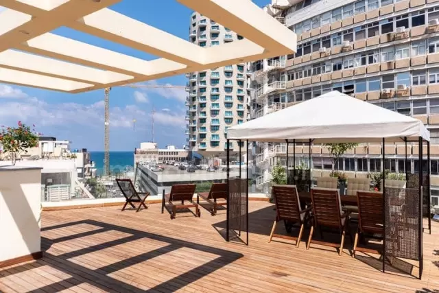 Duplex-Penthouse 4 rooms Tel Aviv City center 342-IBL-6743