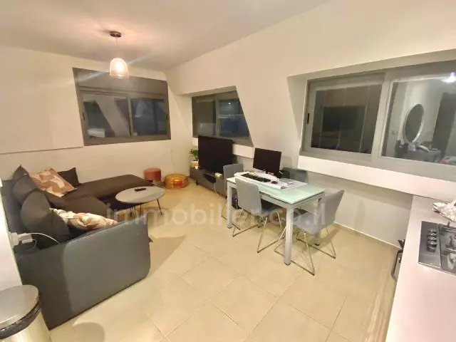 Duplex 4 rooms Tel Aviv Florentine 342-IBL-6746